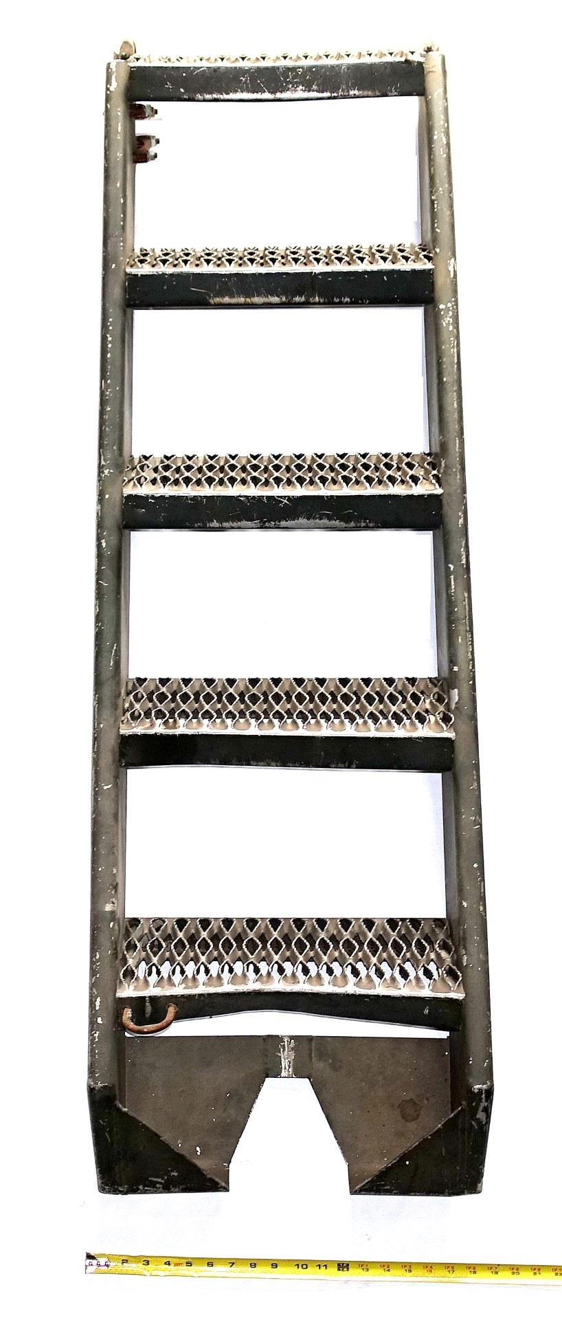 ALL-5213 | ALL-5213 5-Step Boarding Ladder (1) (Large).JPG
