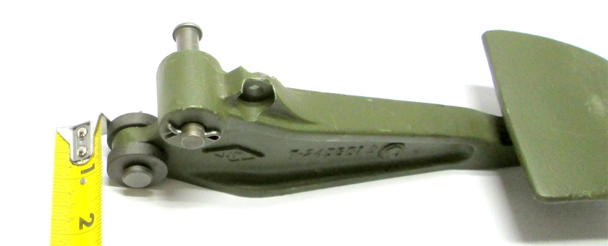 COM-5721 | COM-5721 Brake Pedal Control Treadle Valve M915 MRAP (5).JPG