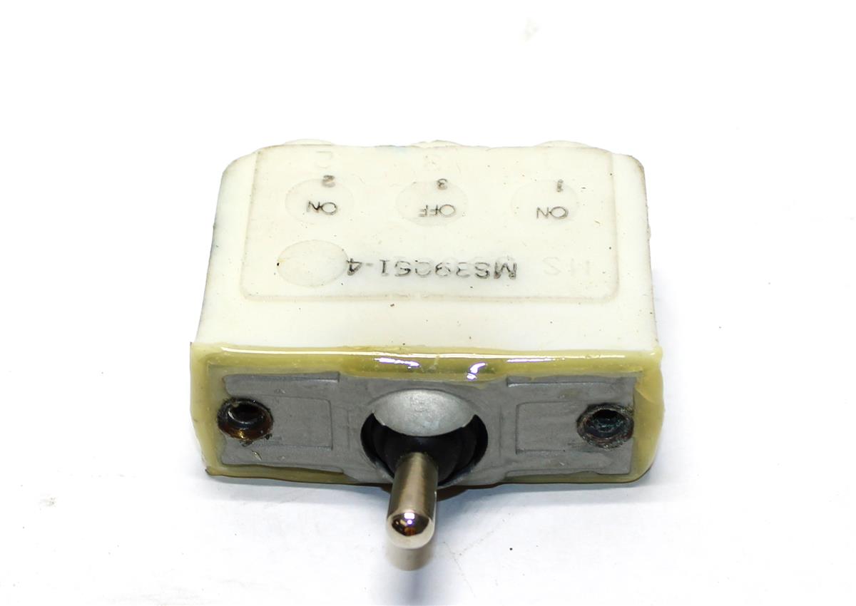 COM-5777 | COM-5777 Heater Fan Three Way Toggle Switch Common Application (8).JPG