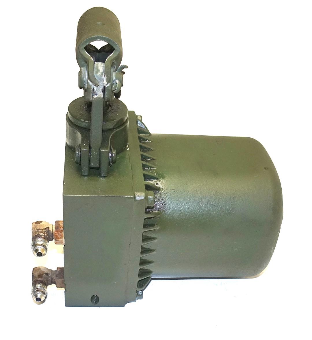 FM-293 | FM-293 Manual Hydraulic Pump (4) (Large).JPG
