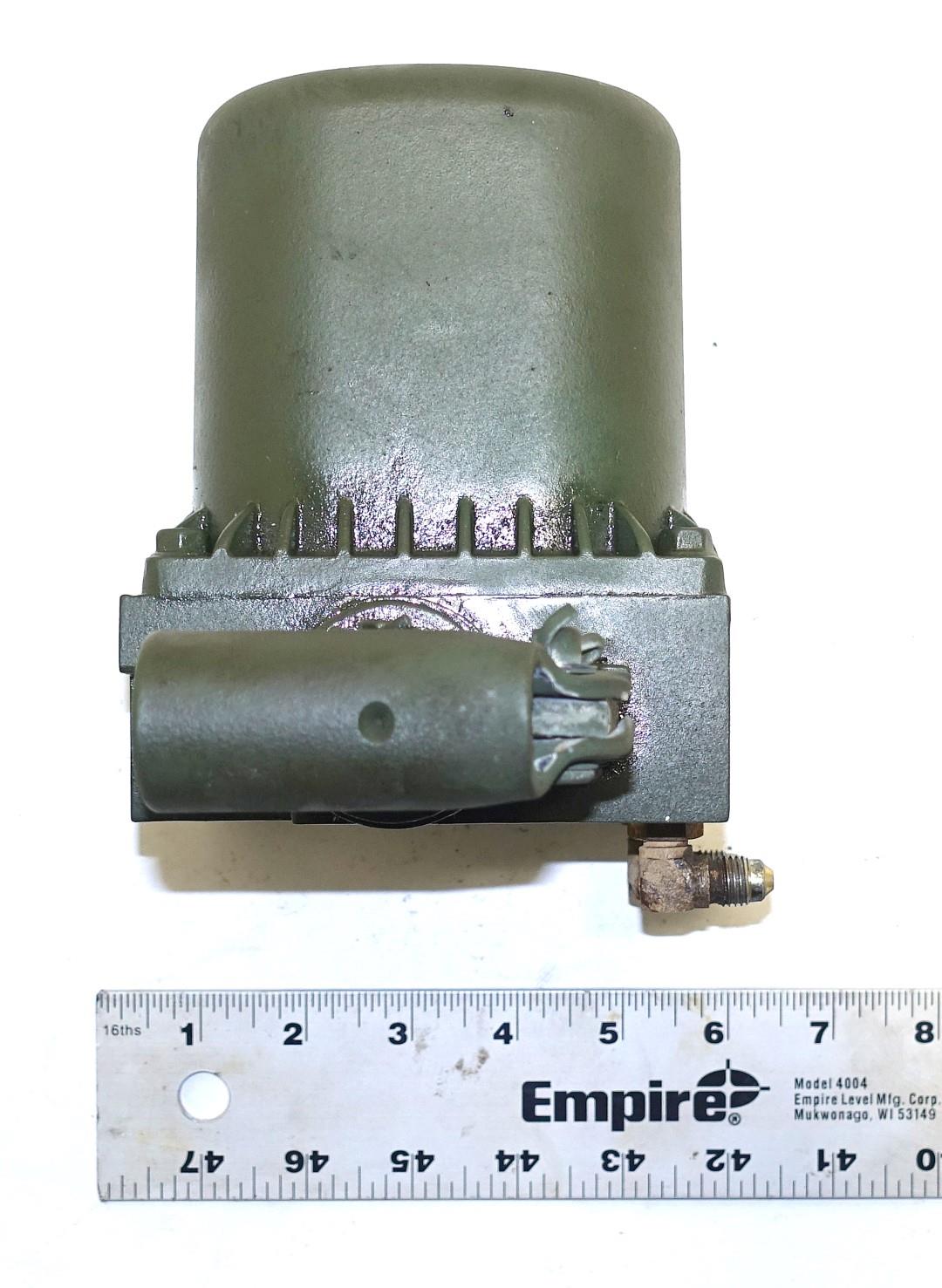 FM-293 | FM-293 Manual Hydraulic Pump (6) (Large).JPG