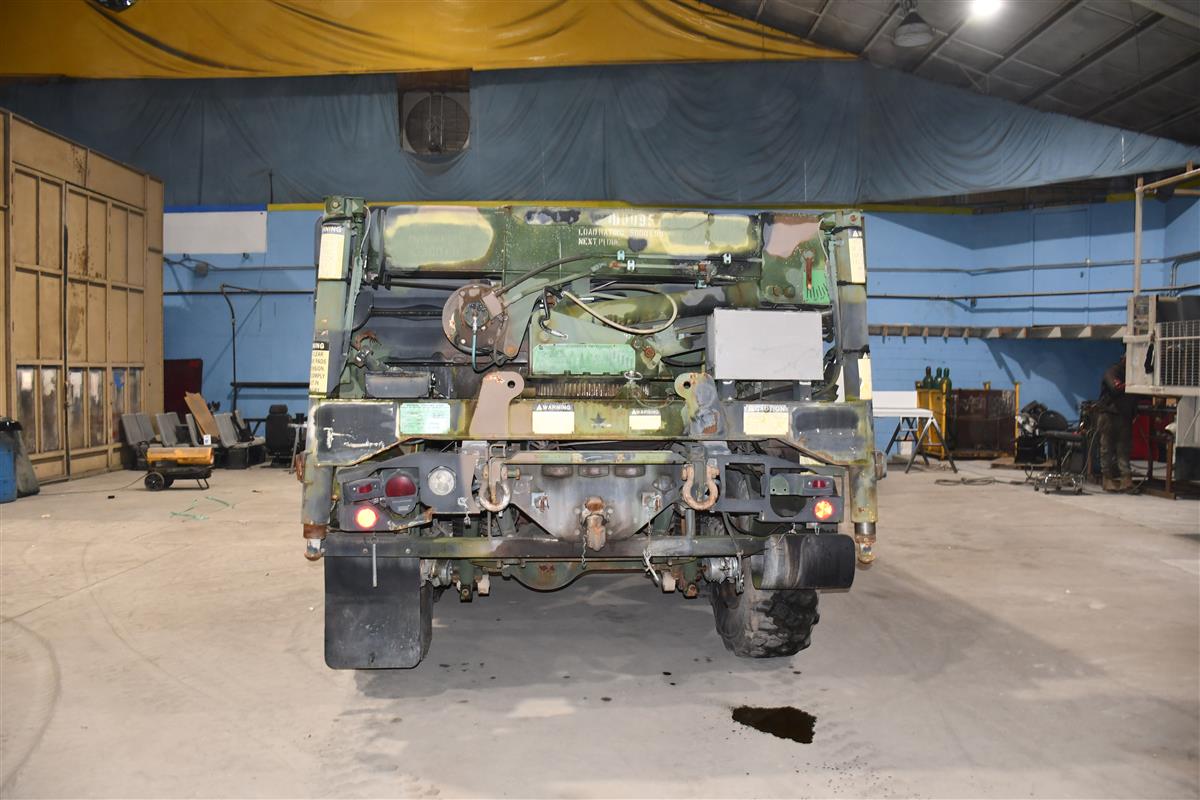 FM-546 | FM-546 Stewart & Stevenson PTO Truck Mounted Rear Crane FMTV M1084 (2).JPG