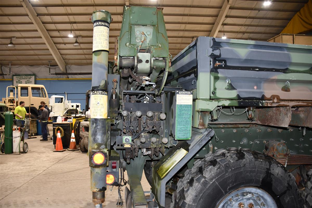 FM-546 | FM-546 Stewart & Stevenson PTO Truck Mounted Rear Crane FMTV M1084 (8).JPG