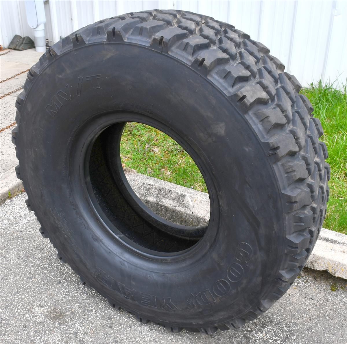 TI-124C | Goodyear MVT MVT 39585R20 Tire Used (15).JPG