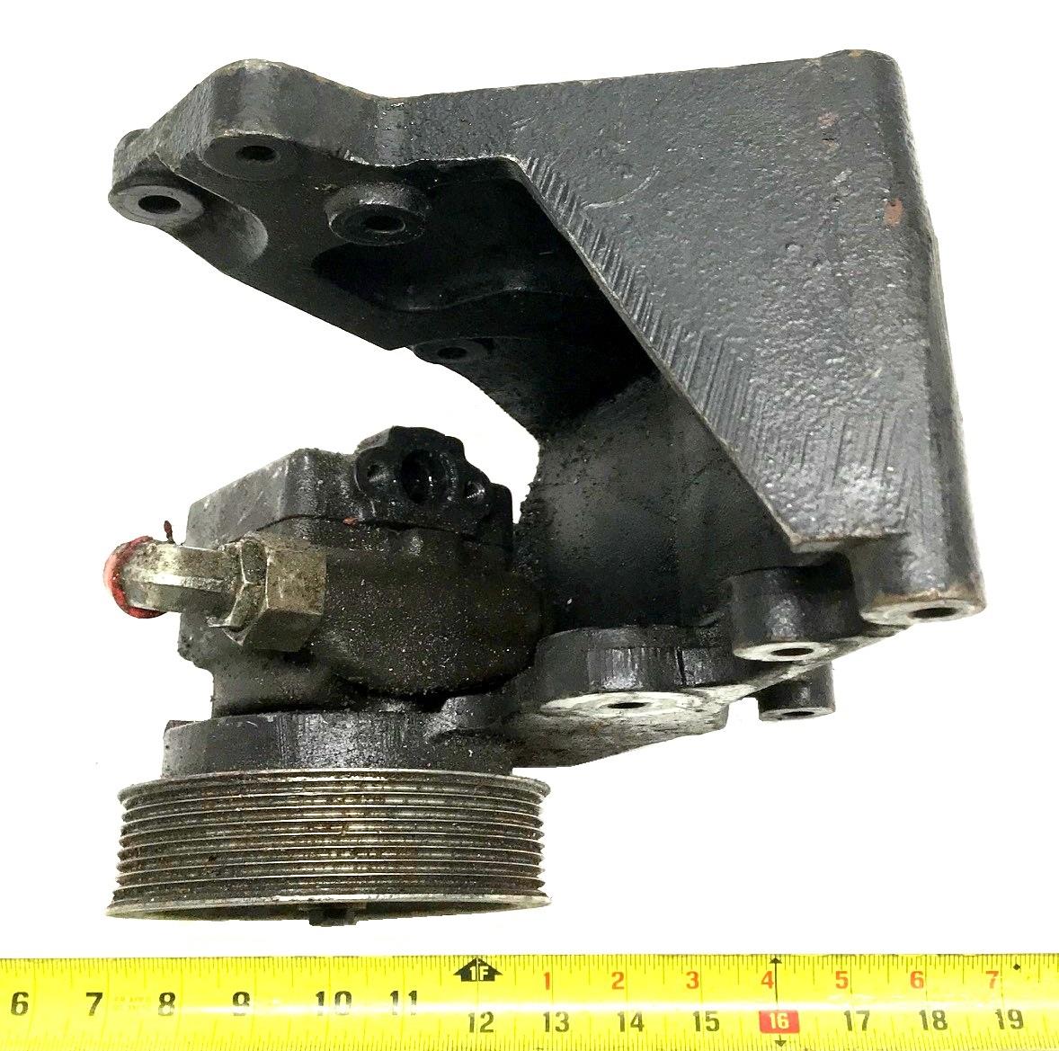 HM-1098 | HM-1098  Power Steering Pump With Mounting Bracket HMMWV  (5)(USED).jpg