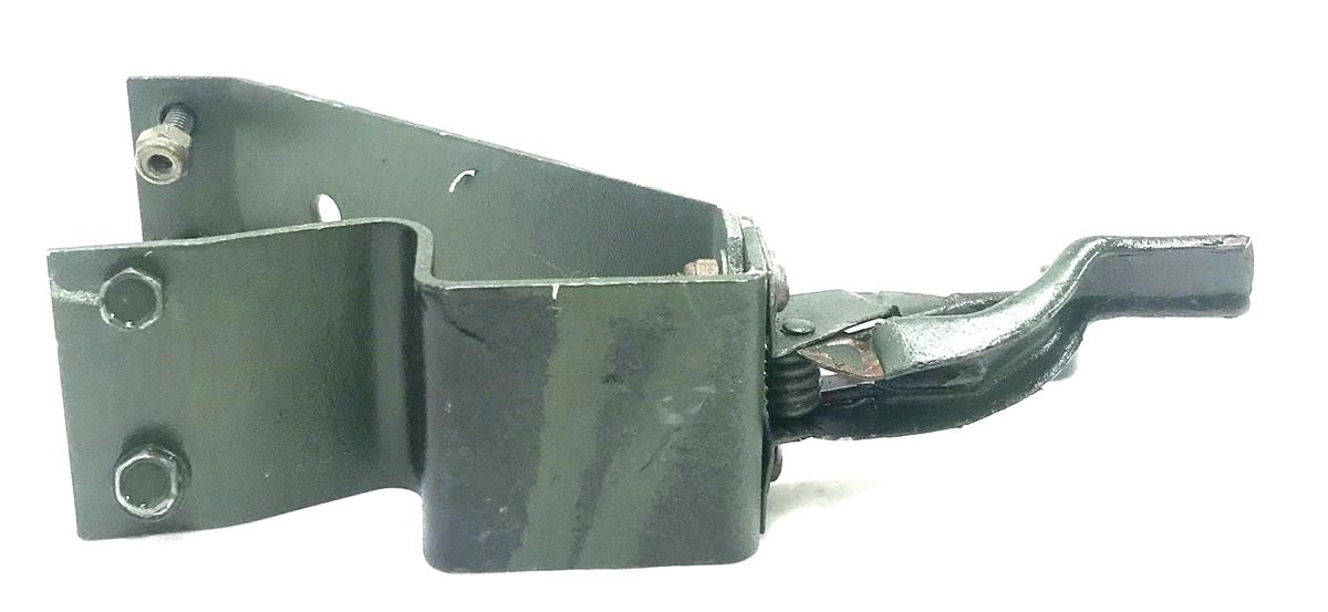 HM-1298 | HM-1298  M16M203 HMMWV Rifle Mount Recoilless Locking Clamp NOS (3).jpg