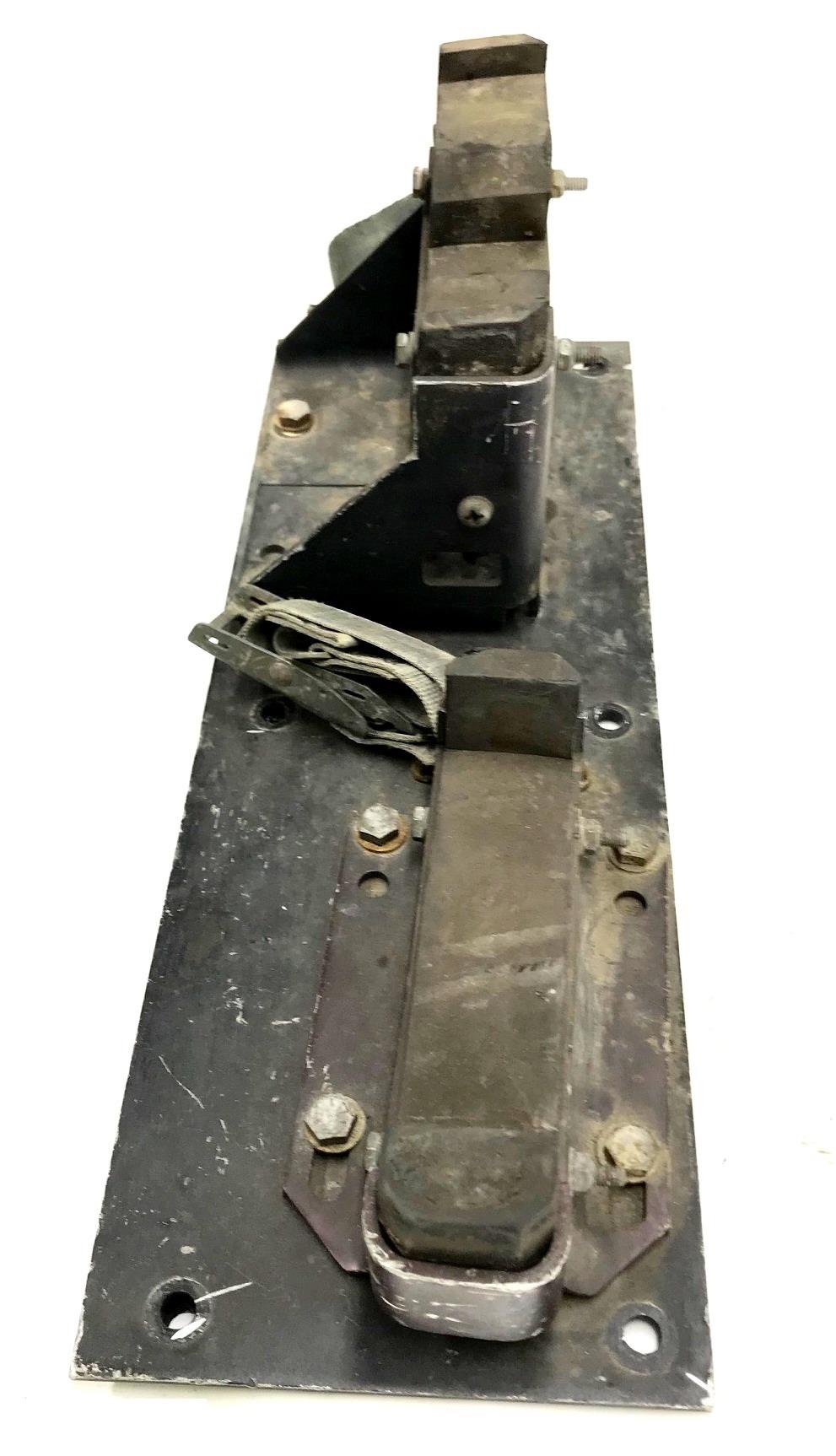 HM-1390 | HM-1390  Rear Gun Mount Plate Assembly HMMWV  (5)(USED).jpg