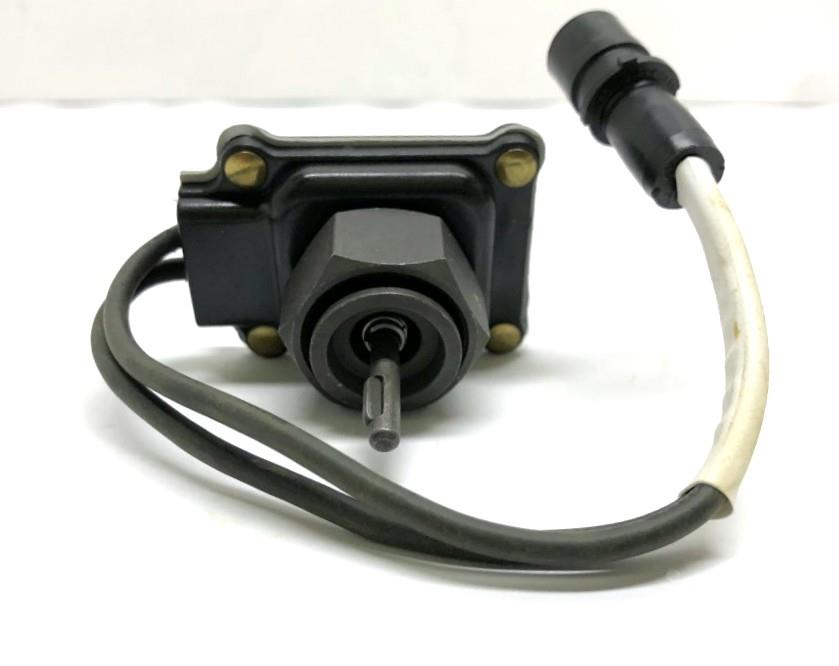 HM-1588 | HM-1588 HMMWV Tachometer Sending Unit Adapter  (4).JPG