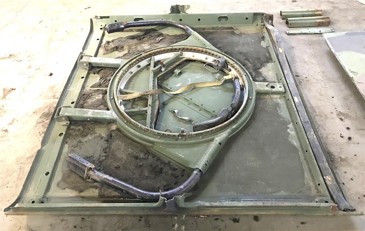 HM-527 | HM-527  Slant Back Hard Top Kit with Gunner Ring HMMWV (Group 2) (12).JPG