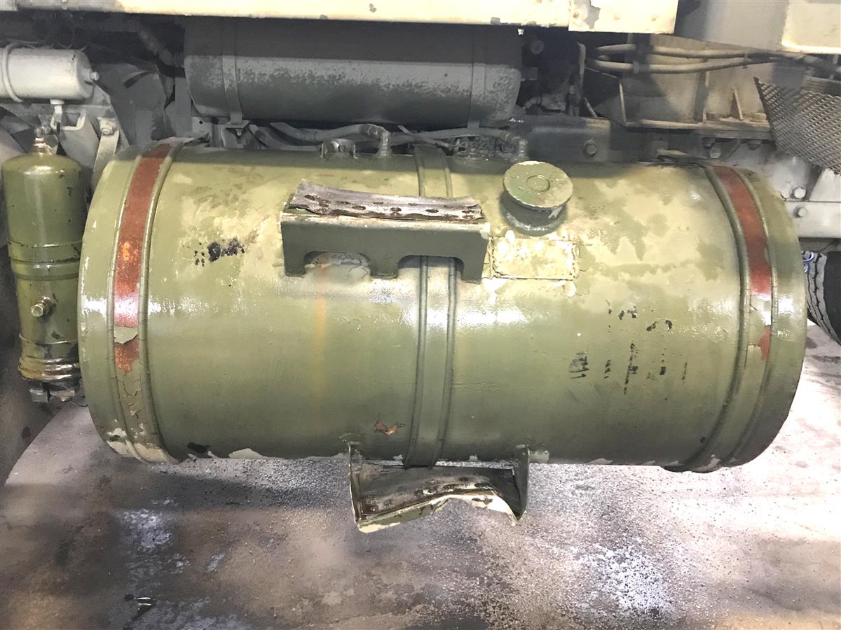 M9-1051 | M9-1051  Fuel Tank With Step M915 (2).jpg