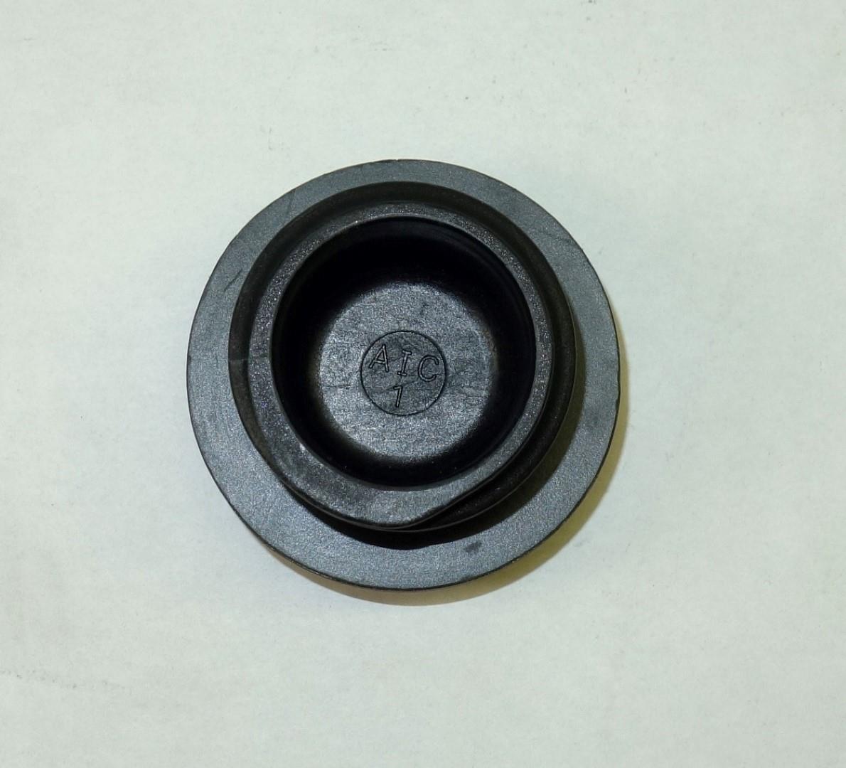 9M-833 | Oil Cap for M939A2 Series 5-Ton trucks (10) (Large).JPG