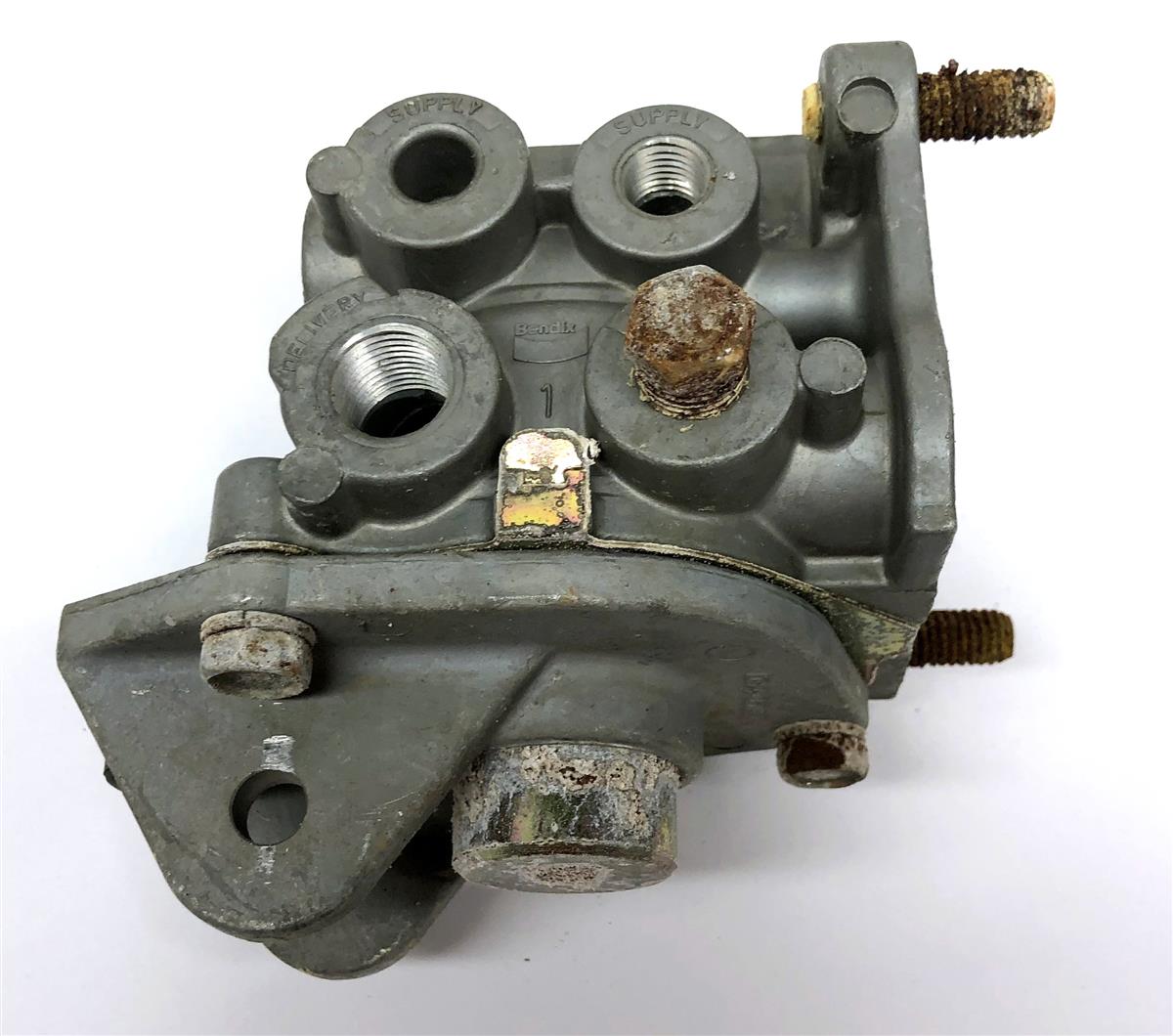 SP-2735 | SP-2735 Bendix Pneumatic Brake Valve (3).JPG