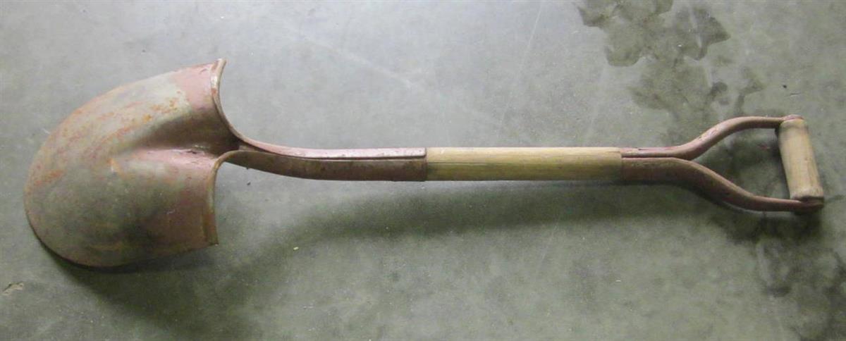 SP-2939 | SP-2939 18 Inch Wood D-Handle Digging Shovel (1).JPG
