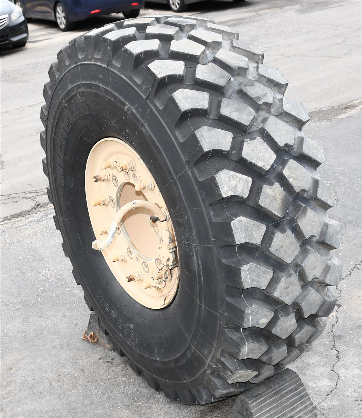 TI-1822 | TI-1822 Tire (14).JPG