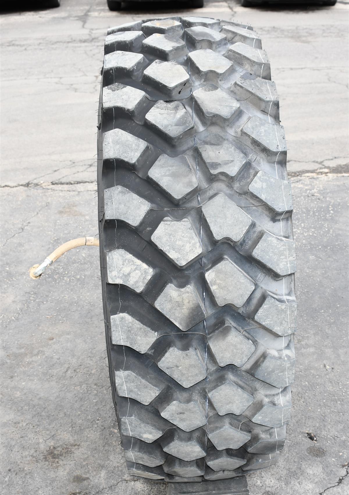 TI-1822 | TI-1822 Tire (5).JPG