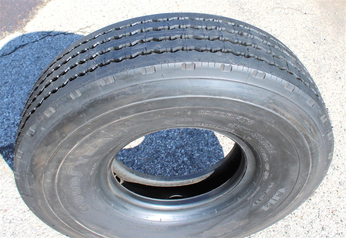 TI-1845 | TI-1845 Goodyear G114 10Rx15 100% Tread Tire (10).JPG