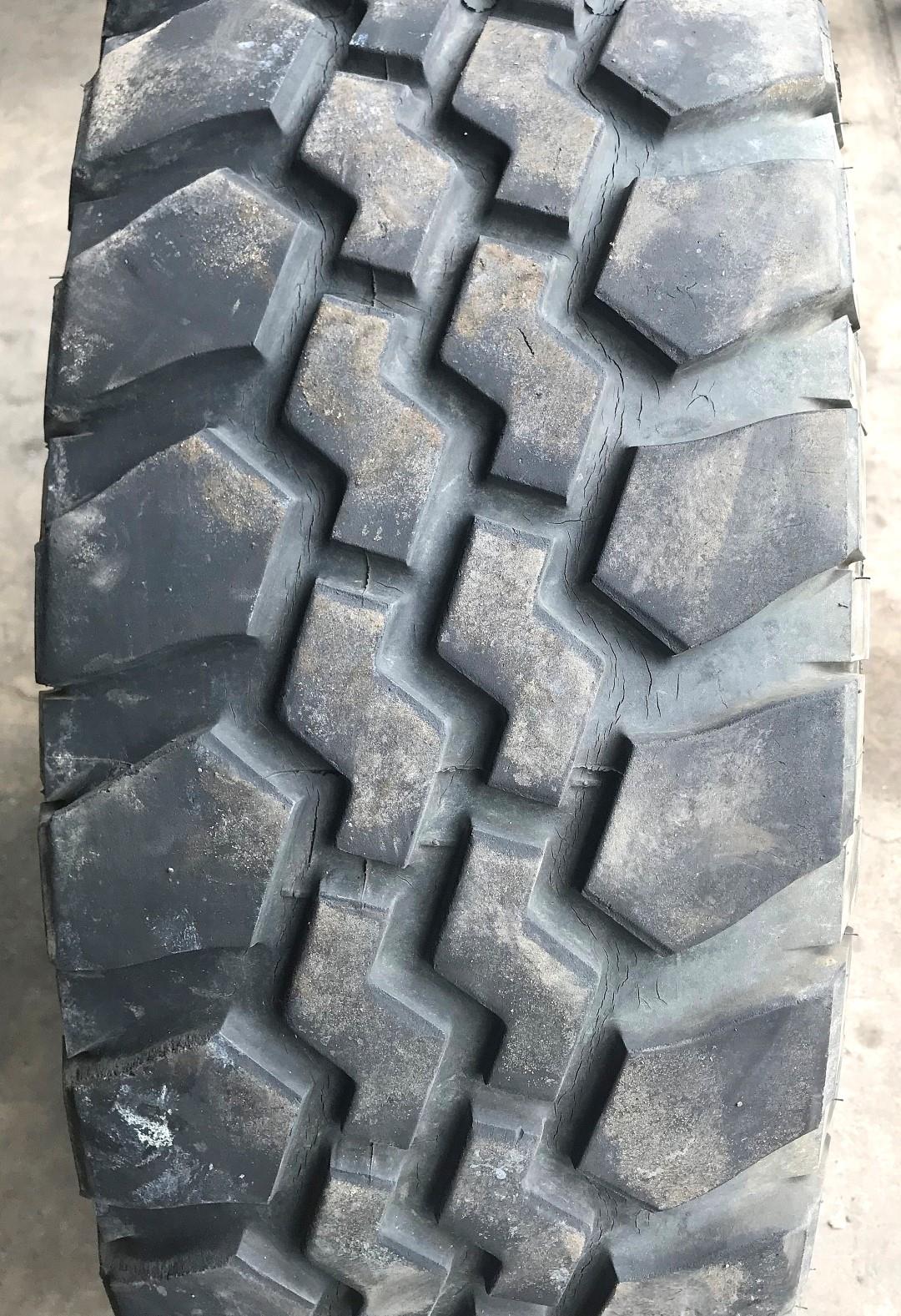 TI-185 | TI-185 BF Goodrich Baja TA 37x12.50R16.5LT Tire (5 Tire Lot Sale) (6) (Large).JPG