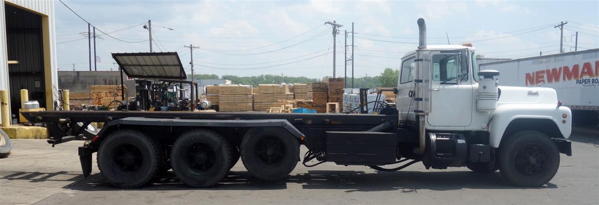 dba1e49e-ea16-4070-93a8-f03f4dfc209d-01292018-cropped-Mack%20RD690S%20Rollback%20Truck%20(2)