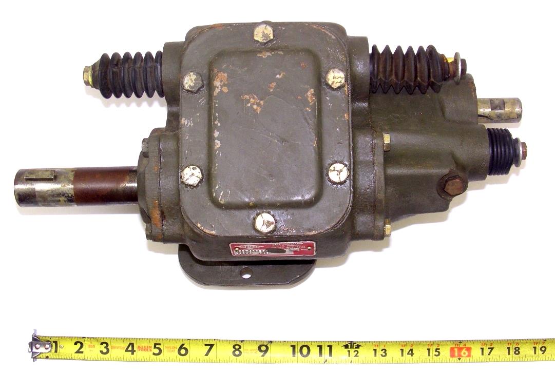 5T-800 | 2520-00-740-9589 Power Takeoff, Transmission with Accessory Drive NOS (3).JPG