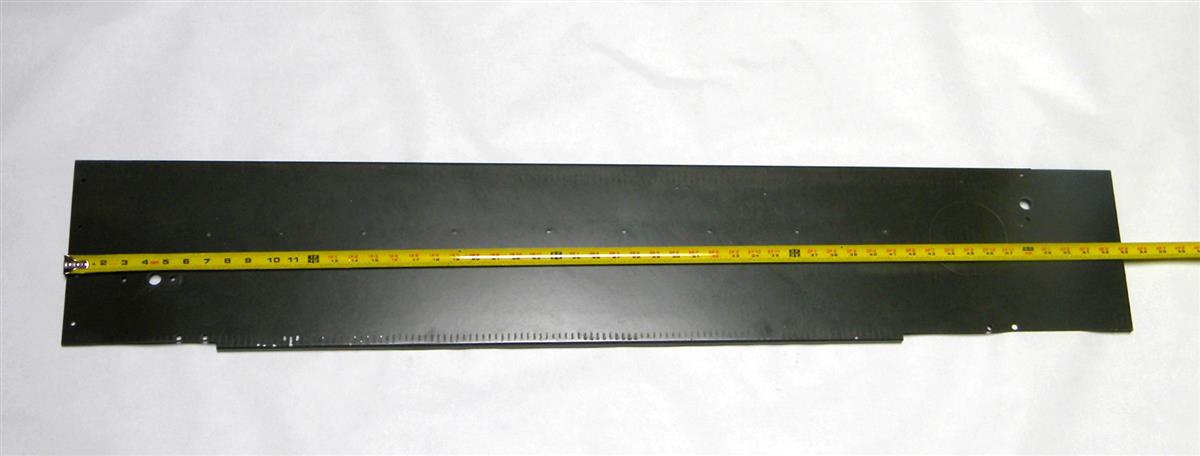 5T-829 | 2510-00-405-1985 Right Hand Hood Side Panel for M809 Series Trucks. NOS.  (2).JPG