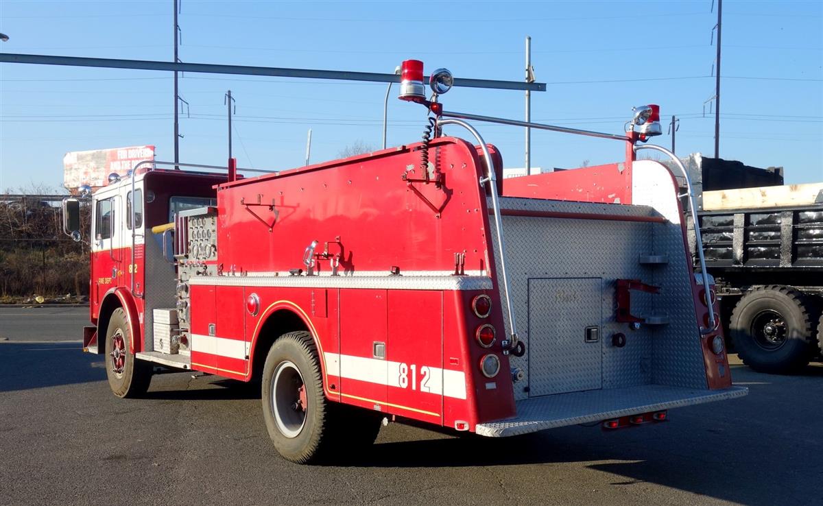 e98ef16f-c6df-4c74-9149-14444b875569-07082017-cropped-Mack%20Firetruck%20(3)