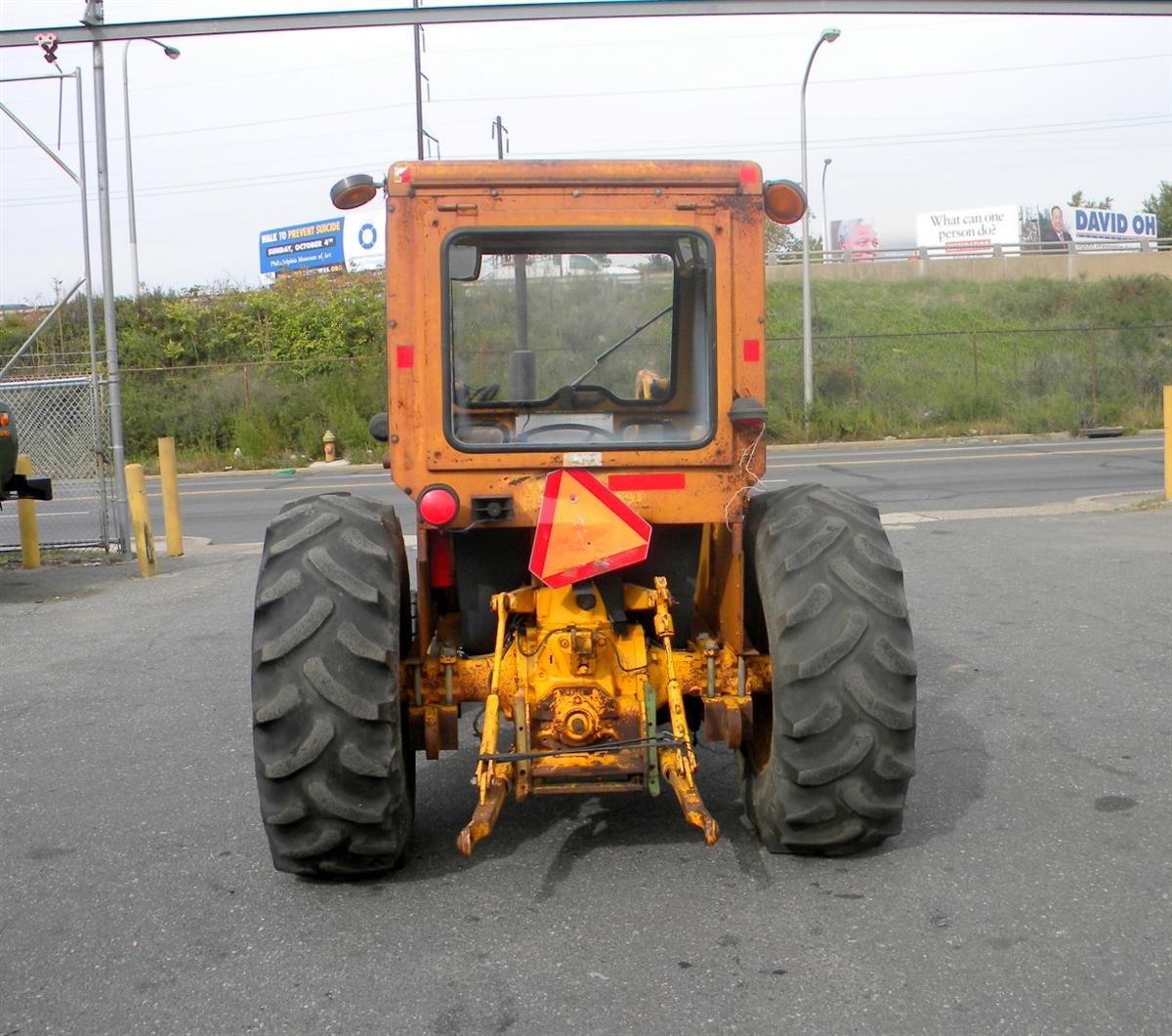 eb4f5c7e-21d3-485e-abc0-da4c9db1e964-04172020-cropped-John%20Deere%20Model%20JD401-A%20Industrial%20Loader%20Tractor%20(4)