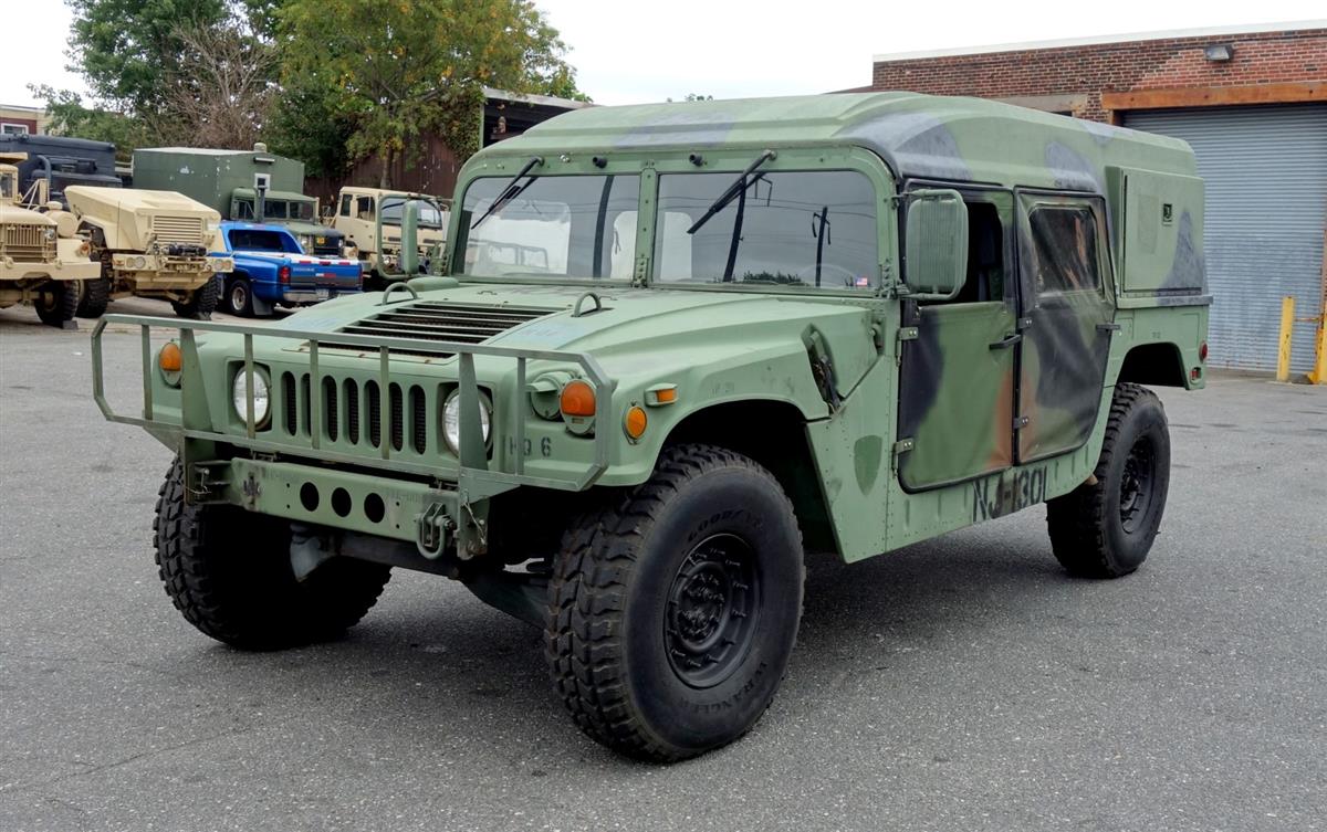 fbb6602e-c360-4c0f-922d-4f6bdf1a1af0-10112017-cropped-1%20-%20HMMWV%20pre-paint%20(2)