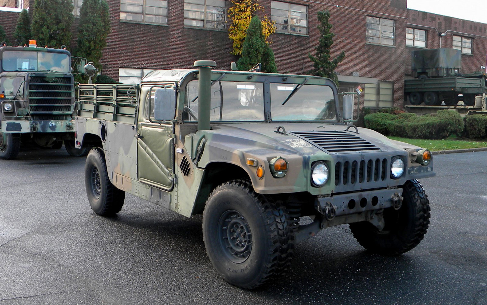 LEAD%20PIC%20NJ%20Police%20Dept%202-Door%20HMMWV%20(7)