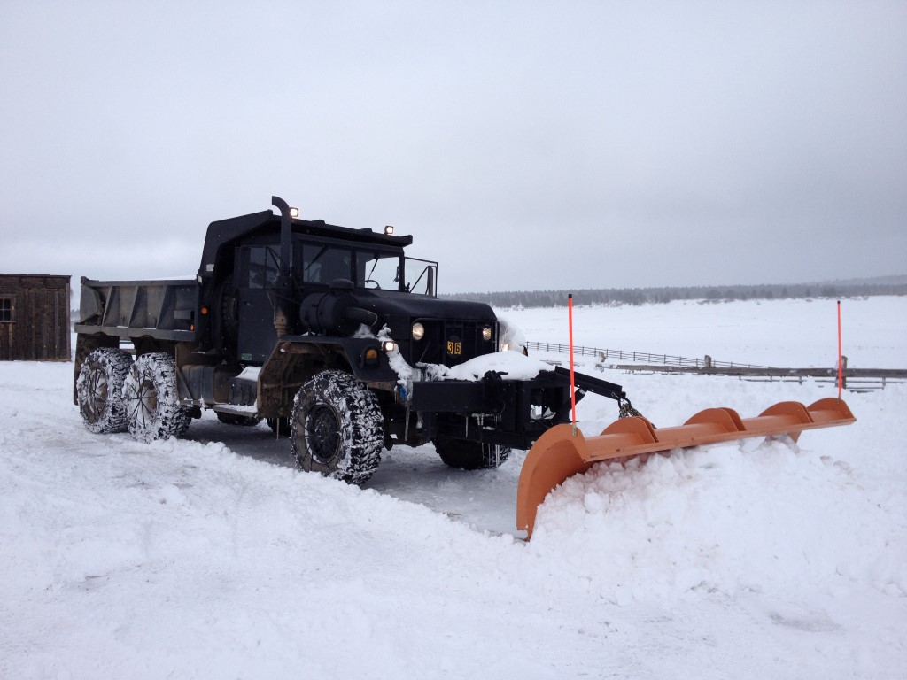 M817%20Plowing%20Snow%20in%20Colorado%20(4)