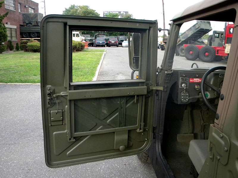 Restored%20Slantback%20HMMWV%20(17)