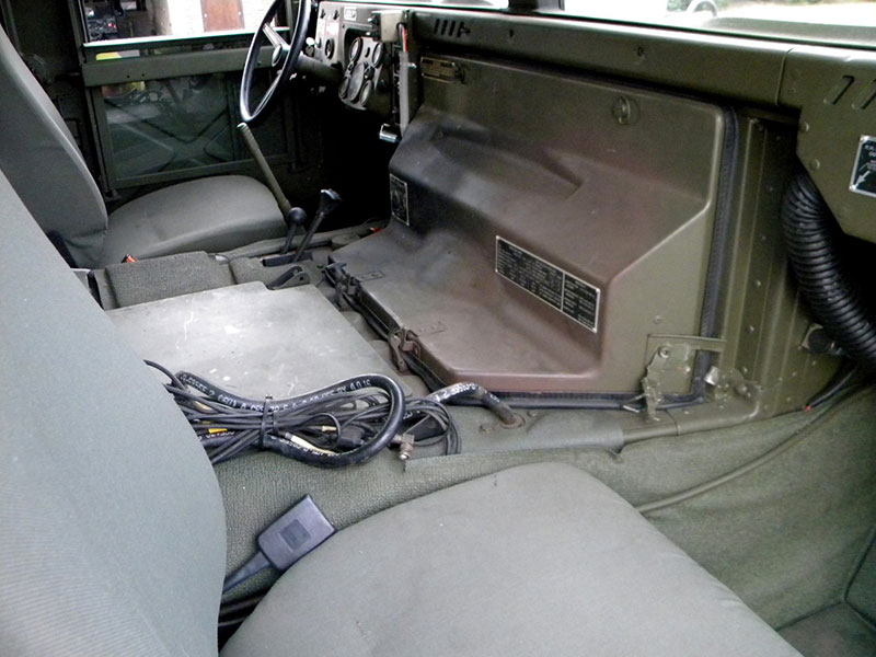 Restored%20Slantback%20HMMWV%20Interior%20(11)