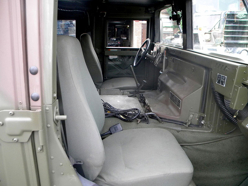 Restored%20Slantback%20HMMWV%20Interior%20(2)