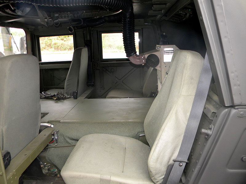 Restored%20Slantback%20HMMWV%20Interior%20(8)