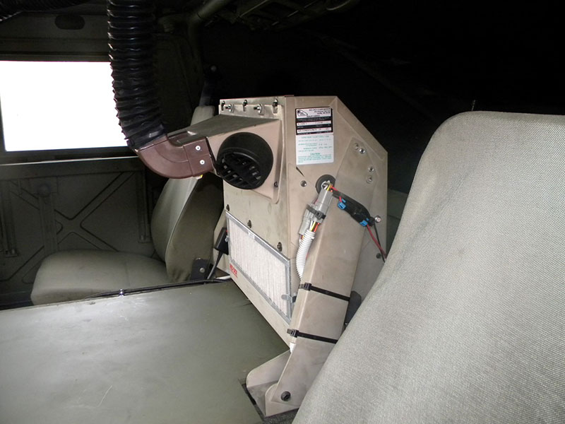 Restored%20Slantback%20HMMWV%20Interior%20(9)