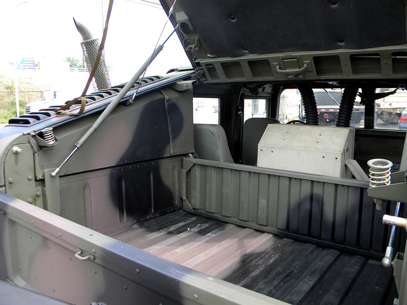 Restored%20Slantback%20HMMWV%20Rear%20Cargo%20Area%20(1)